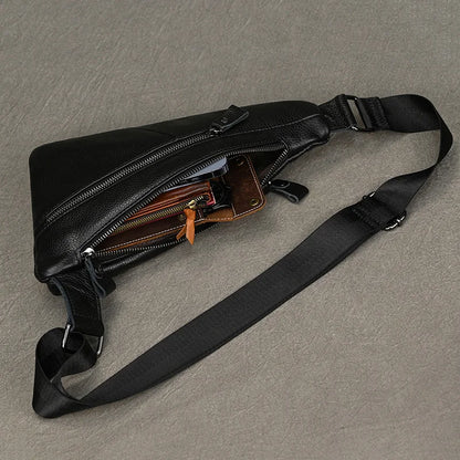 Sac Poitrine Homme en Cuir — Valentin