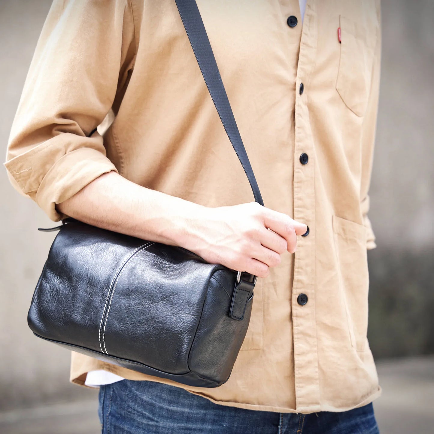 Sac Bandoulière Homme Cuir Compact | Léger et Élégant Noir / Cuir Véritable