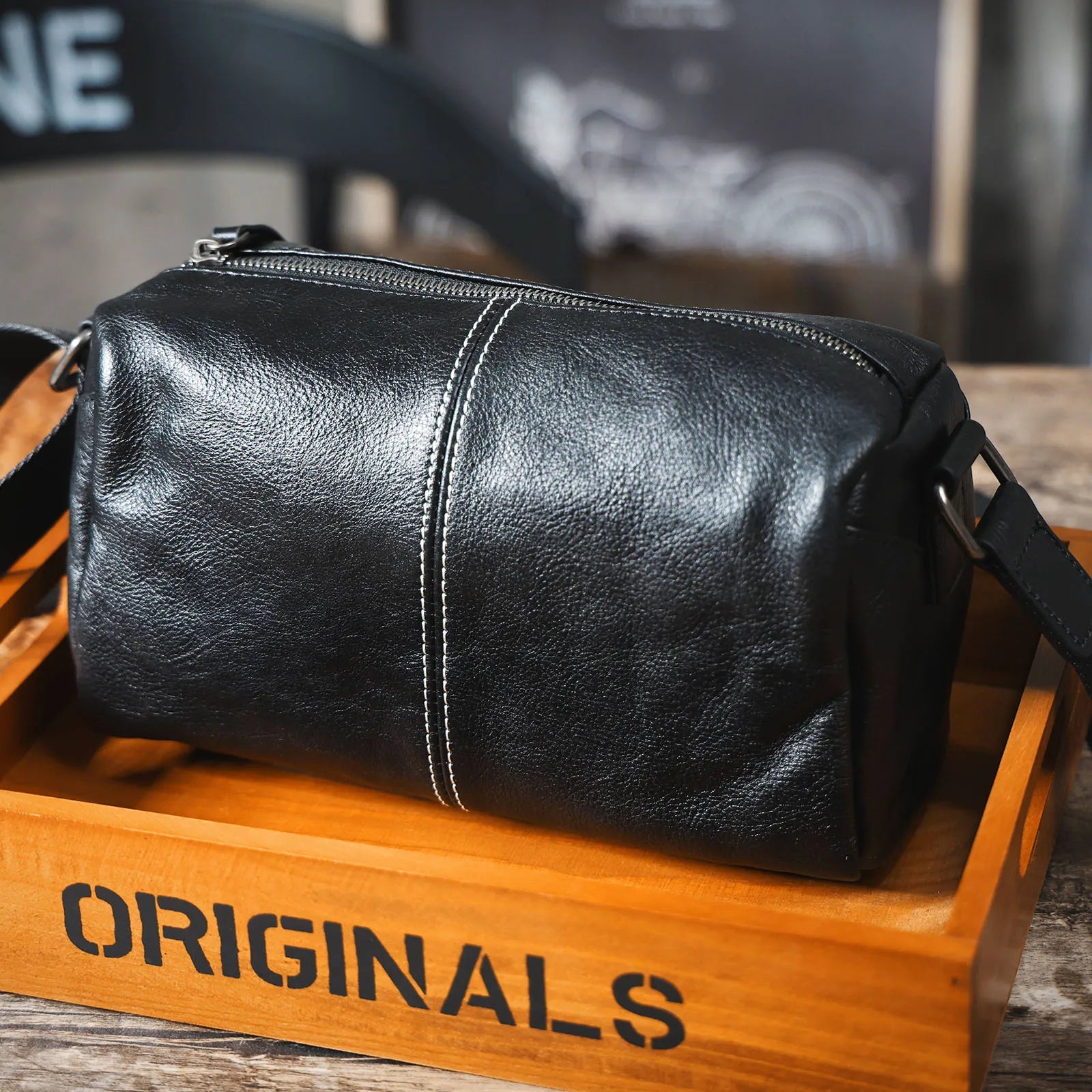 Sac Bandoulière Homme Cuir Compact | Léger et Élégant Noir / Cuir Véritable