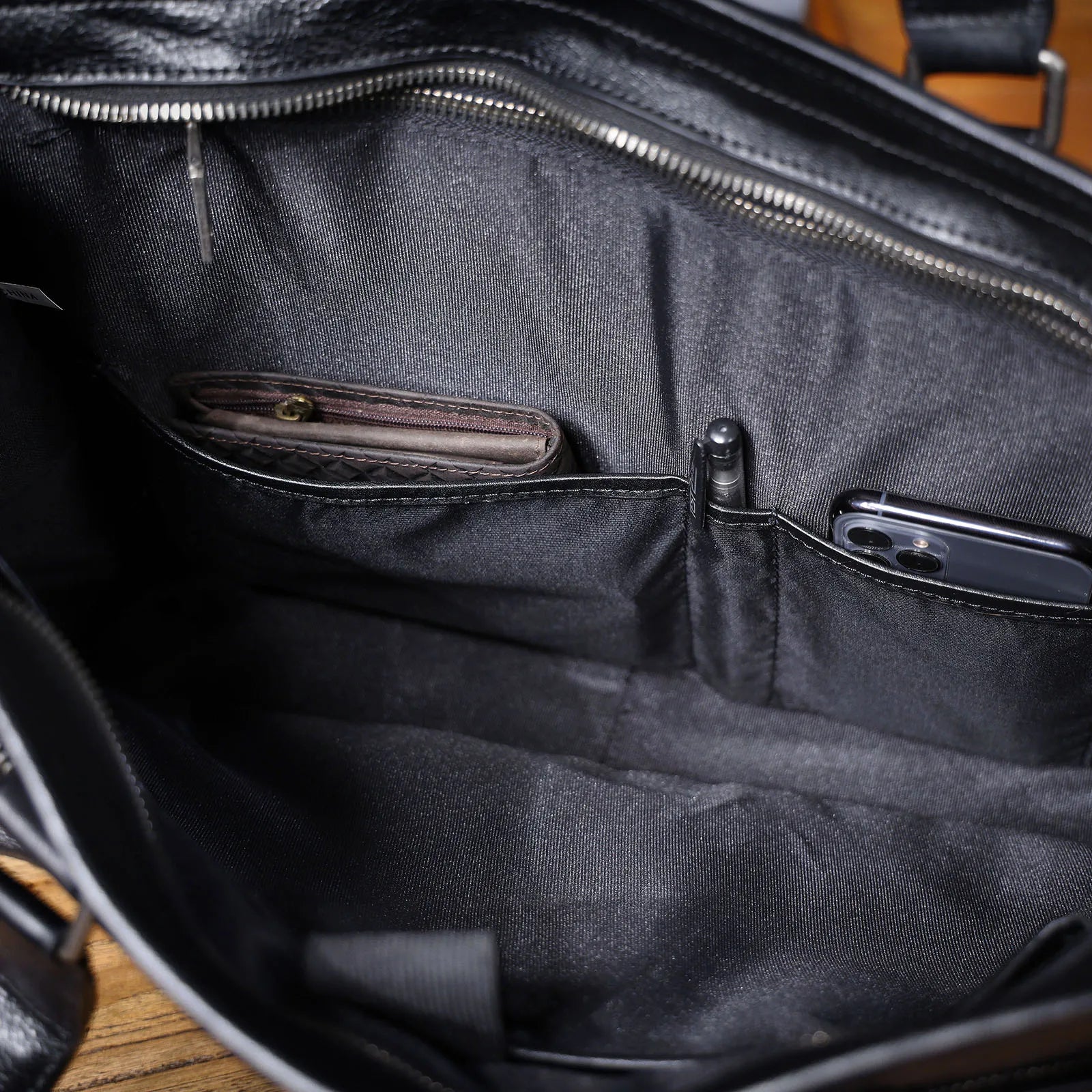 Sac Cabas Homme Cuir Nolan | Sac Travail Homme Élégant Noir / Cuir de Vache
