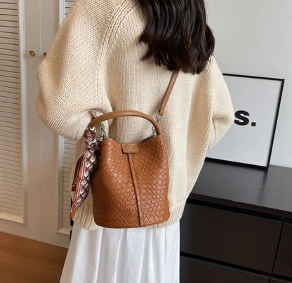 Sac Cuir Seau Esme | Élégance Tressée & Style en Tendance Sac Cuir Femme