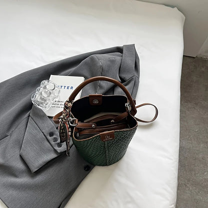 Sac Cuir Seau Esme | Élégance Tressée & Style en Tendance Sac Cuir Femme