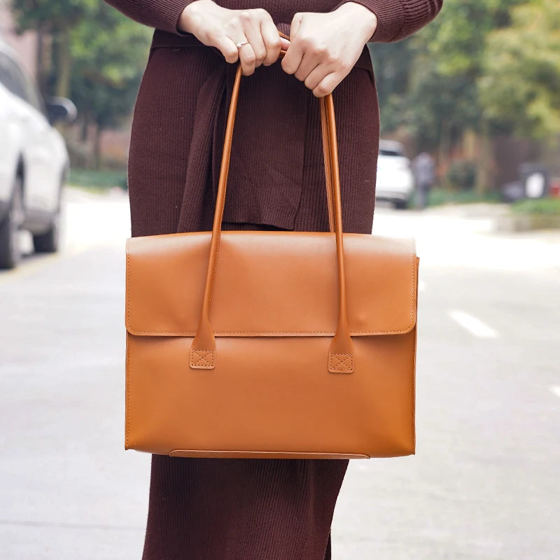 Sacoche Ordinateur Cuir Femme Lou | 15,6” Chic & Tendance Sac Cuir Femme